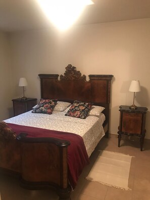 3 chambres, fer et planche à repasser, Wi-Fi gratuit, draps fournis