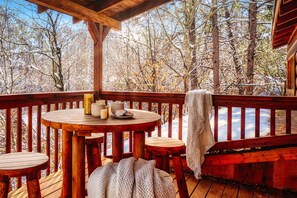 Outdoor dining - Sunny Escape! Home Theater, Hot Tub, Fireplace ,Pool Table, Arcade, Dog-Friendly (Sevierville)