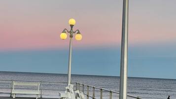 Beach nearby, sun-loungers, beach towels