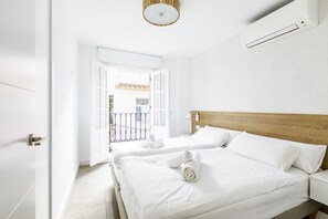 2 bedrooms, iron/ironing board, free WiFi, bed sheets - A&n Viamar Seaside (Torre del Mar)