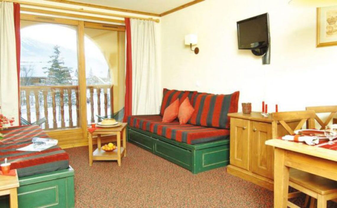 Nice T2 for 4 people. Very beautiful view. La Salle les Alpes. Residence L'Alpaga