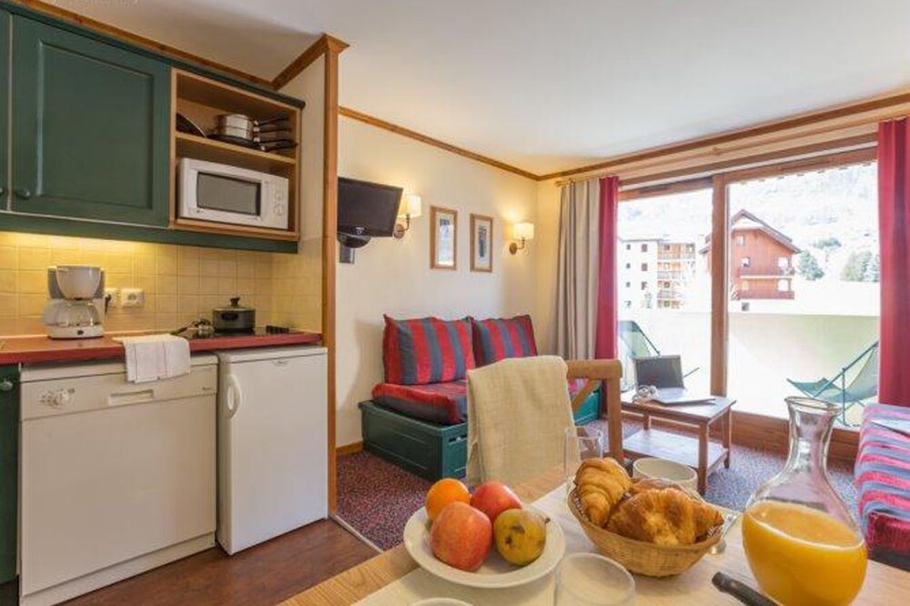 Nice T2 for 4 people. Very beautiful view. La Salle les Alpes. Residence L'Alpaga
