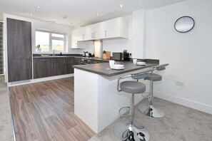 Fridge, microwave, oven, stovetop - Regal House Summary: (Stoke-on-Trent)