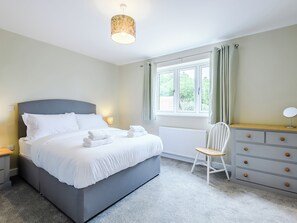 5 bedrooms, free WiFi, bed sheets - 5 bedroom accommodation in Great Bircham, near Brancaster (Great Bircham, near Brancaster)