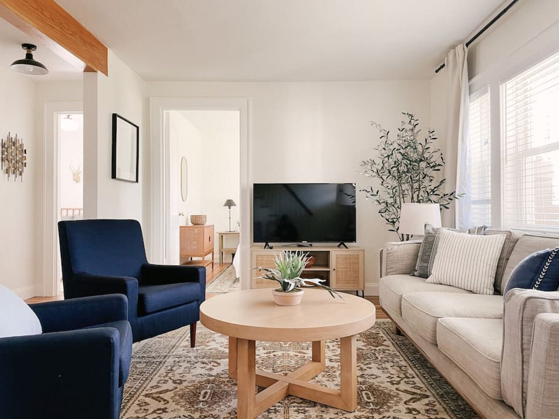 Revived Schoolhouse near Downtown & UT Campus