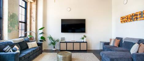 TV, Netflix, streaming services