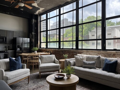 City Loft w/ View of Gay St