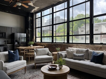 City Loft w/ View of Gay St