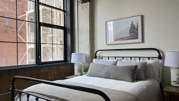 2 habitaciones, escritorio, tabla de planchar con plancha y wifi