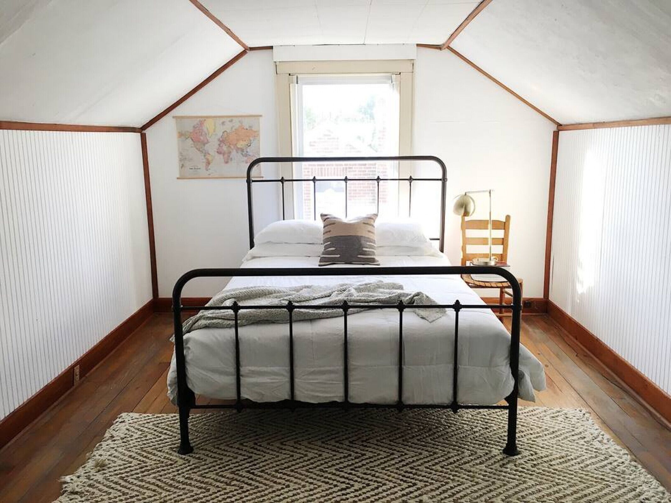 3 soverom, skrivebord, strykejern/-brett og wi-fi (inkludert)