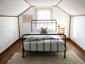 3 habitaciones, escritorio, tabla de planchar con plancha y wifi gratis