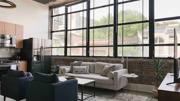 TV, Netflix, streaming services