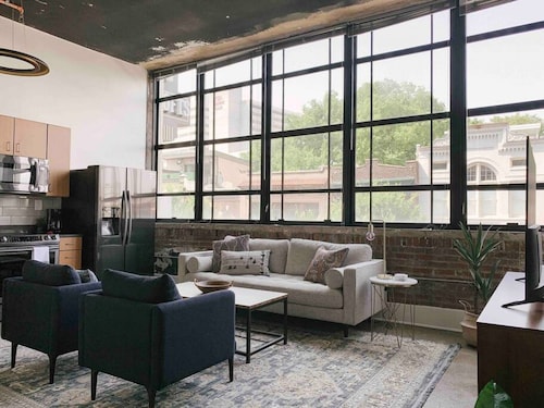 Sunny Loft w/ View of Gay St