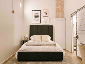 1 bedroom, desk, iron/ironing board, WiFi