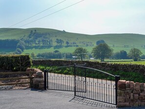 Property grounds - 3 bedroom accommodation in Amisfield, near Dumfries (Amisfield, near Dumfries)