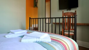 1 bedroom - Holst -  an apartment that sleeps 2 guests  in 1 bedroom (Cheltenham)