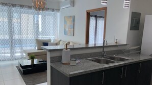 Junior Apartment | Private kitchen - Central Park Tower Santo Domingo (Santo Domingo)