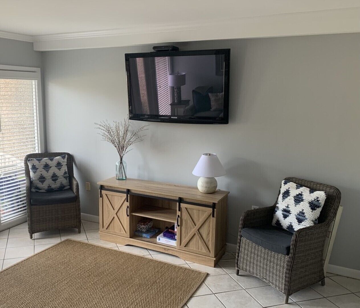 Captain John Fripp Villa with Beach Access!