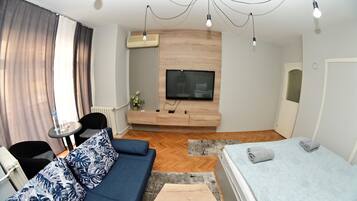 Business Studio | Iron/ironing board, free WiFi, bed sheets