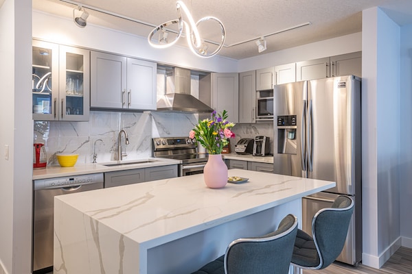 Romantic Apartment | Private kitchen | Oven, dishwasher, coffee/tea maker, electric kettle