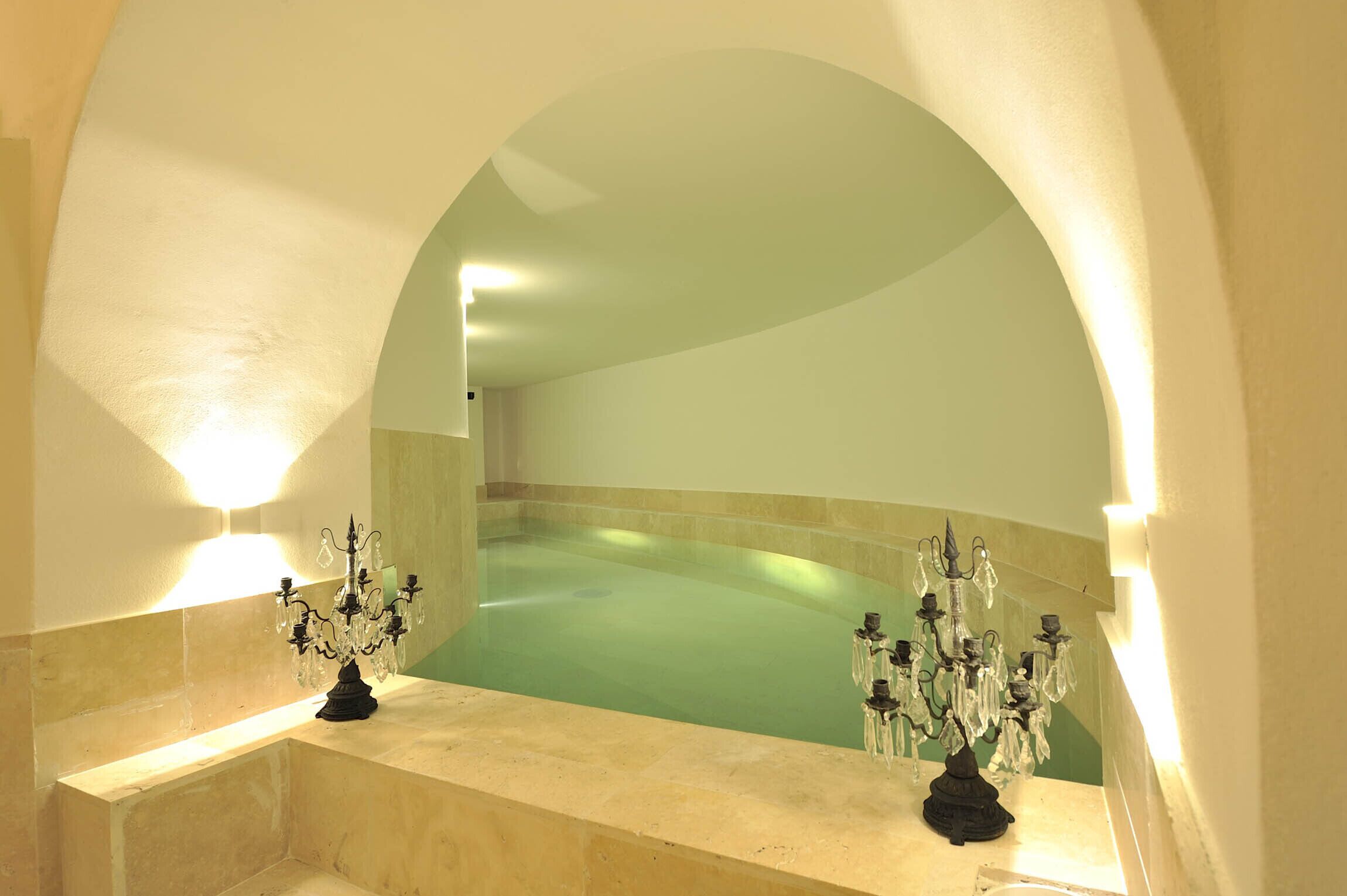 Innenpool, beheizter Pool