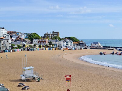 2 bedroom accommodation in Broadstairs
