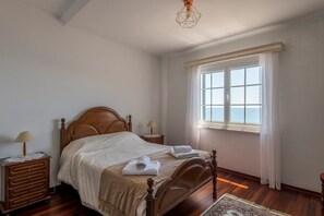 2 عدّة غرف نوم ومكتب ومكواة/لوح كي وإنترنت مجاني