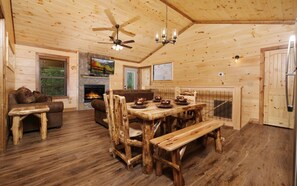 Dining - Cozy Retreat with Hot Tub, Wooded Views & Fireplace - Wine Not (Gatlinburg)