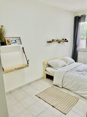 3 bedrooms, in-room safe, iron/ironing board, travel crib