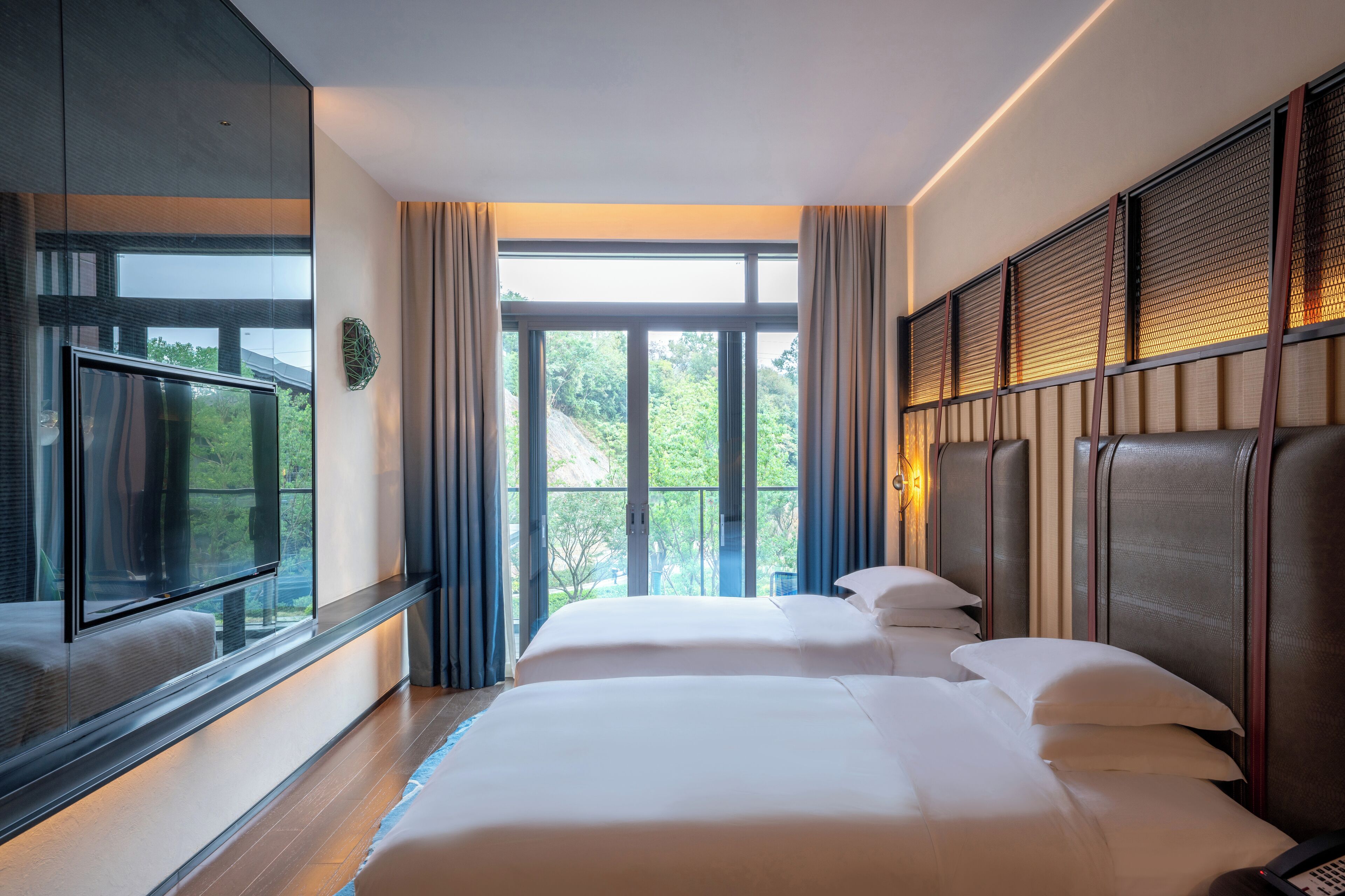 Minibar, individually decorated, individually furnished