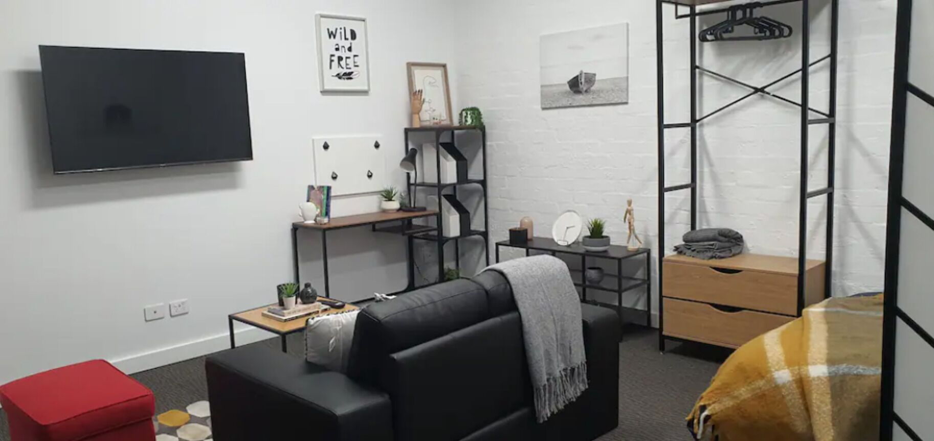 Private Suite Plus Extras - Preston Central - 20mins to CBD