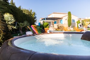 Terrace/patio - THE CASTELET IN PROVENCE (Châteaurenard)