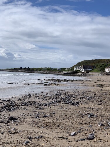 Port Eynon Beach Cottage - short walk to Port Eynon beach and village amenities