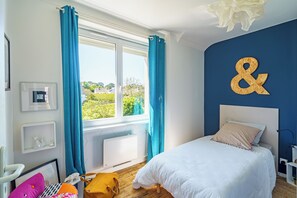 2 chambres, fer et planche à repasser, lit parapluie, Wi-Fi gratuit