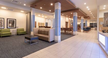 Holiday Inn Express & Suites Firestone Longmont by IHG