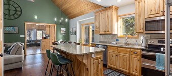 NEW DESIGN~Summer on Chain of Lakes~Kings~Game Room