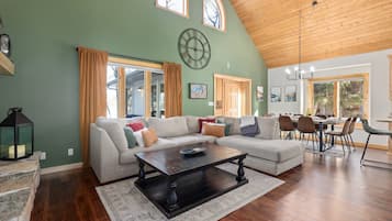 智能电视、壁炉、电子游戏、桌上足球