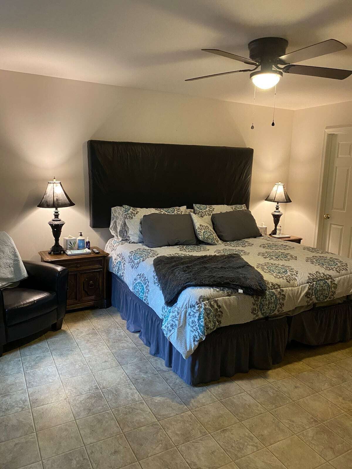 Beautiful Private Home in the Country-Pets welcome-Fenced in Yard w/Doggy Door