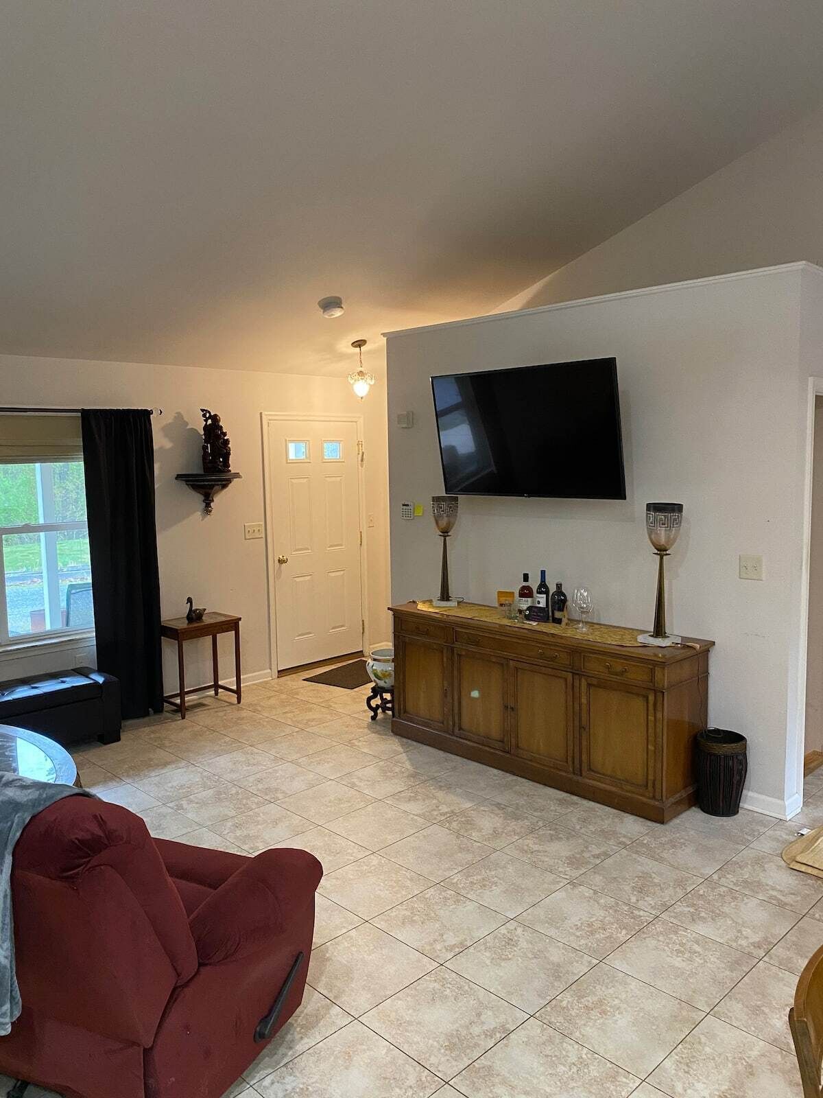 Beautiful Private Home in the Country-Pets welcome-Fenced in Yard w/Doggy Door