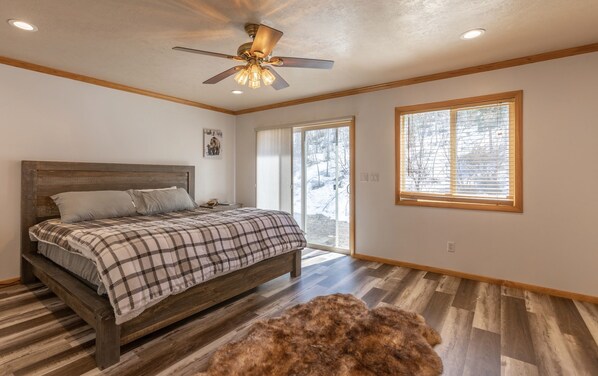 5 bedrooms, WiFi, bed sheets