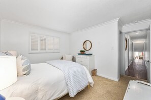 4 bedrooms, WiFi, bed sheets