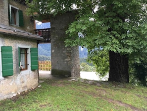 Enceinte de lâhĂ©bergement