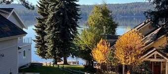 **CJ's Lakeview Cabin HotTub Spotless! GameRoom Parking Stocked Kitchen**