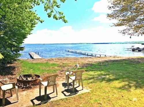 Brothers lake drive chalet