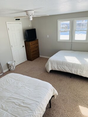 3 bedrooms, free WiFi, bed sheets