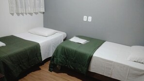 Iron/ironing board, free WiFi, bed sheets - (Sao Paulo)