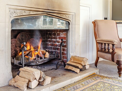 8 bedroom accommodation in Pattiswick, near Coggeshall