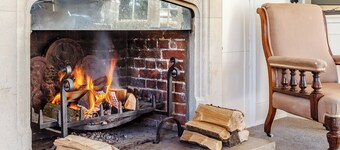 8 bedroom accommodation in Pattiswick, near Coggeshall