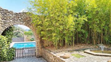 Enceinte de lâhĂ©bergement