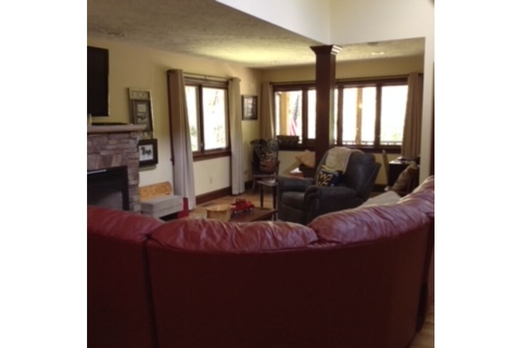 Beautiful Creek side 4 Bedroom, 4 Bathroom House